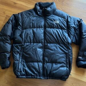 The North Face Men's black 550 Puffer Jacket